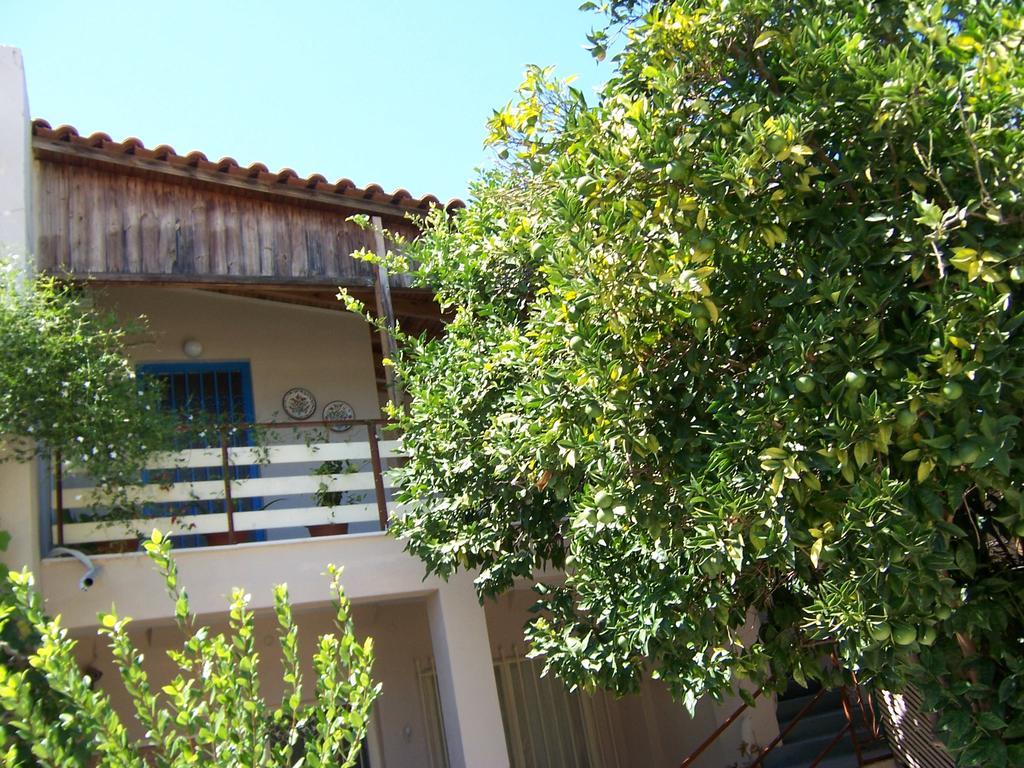 Maria'S Haus In Artemida Apartamento Exterior foto
